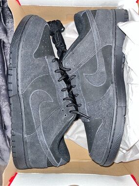 Nike dunk nwt nib authentic rare all Black Suede Low-Top Sneakers (All Black) 🆕